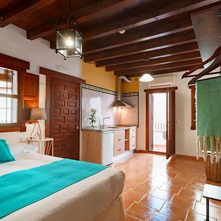 Aparthotel Casa De Columnas 4*