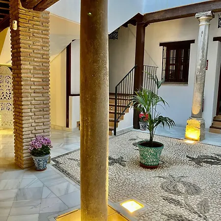 Aparthotel Casa De Columnas 4*
