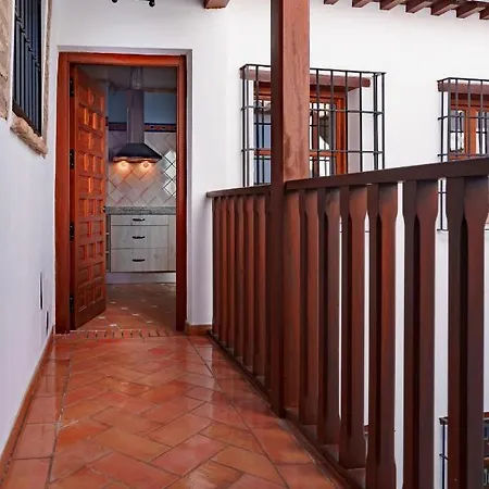 מלון דירות Casa De Columnas 4*