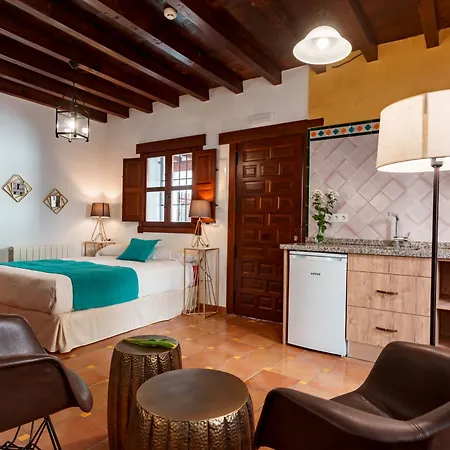 מלון דירות Casa De Columnas 4*