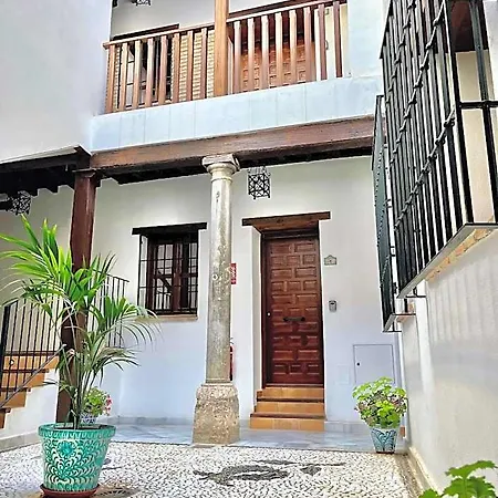Lägenhetshotell Casa De Columnas 4*