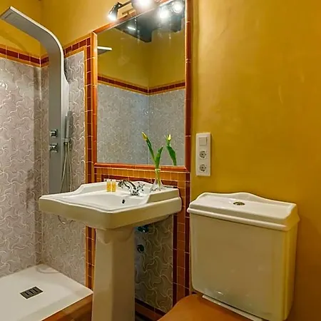 Casa De Columnas 4*