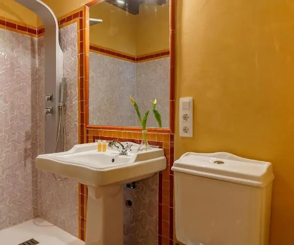 Casa De Columnas 4*